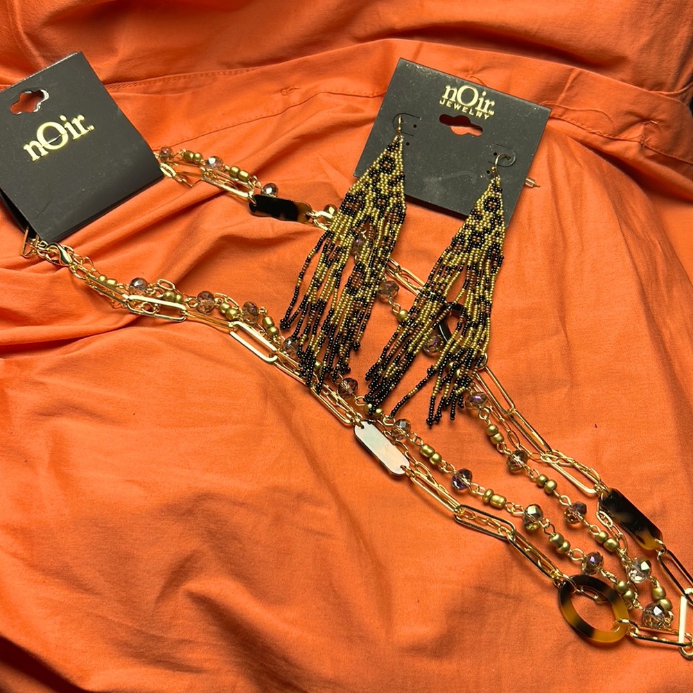 Costume jewelry set